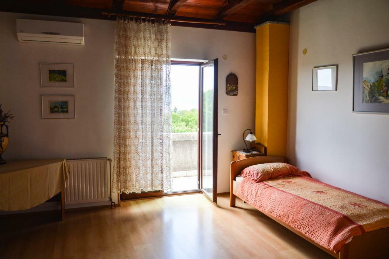 Apartment Zoja Pinezići المظهر الخارجي الصورة
